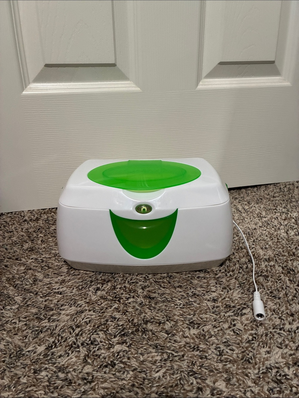 NWOT White and Green Portable Home Wipe Warmer